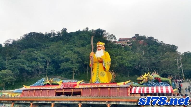 新北中和的烘爐地南山福德宮