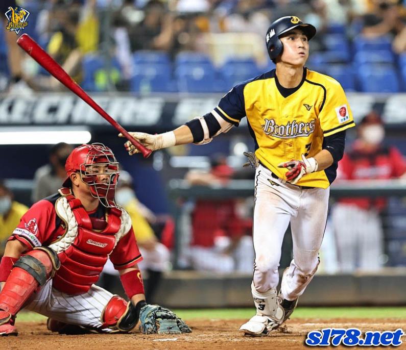 中職季後賽由中信兄弟出戰味全龍